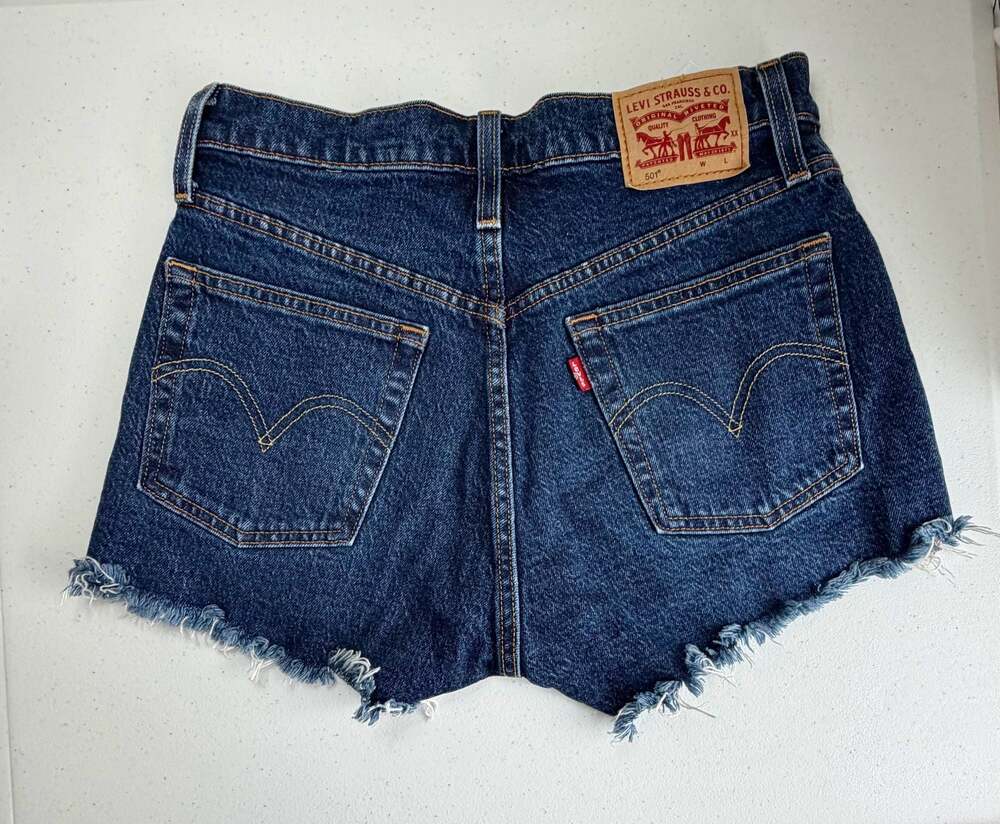 Levi's 501 High Rise Button Fly Cutoff Denim Shorts Size W26